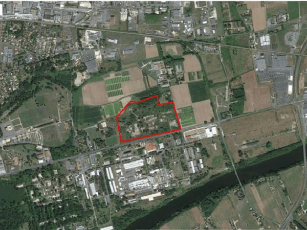 Terrain de 3,5 ha à proximité d'un site SEVESO à Bergerac