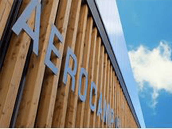 Bureaux en hôtel d'entreprises sur Aérocampus Aquitaine près de Bordeaux
