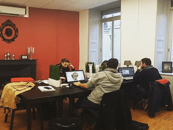 Bureau en espace coworking tiers lieu numérique à Poitiers