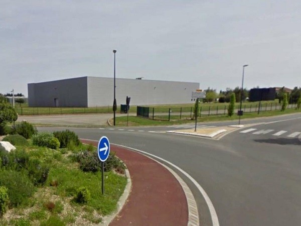 Bâtiment de 3190m² sur site de 1,7ha en zone commerciale à Marmande