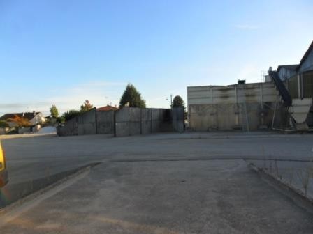 Local industriel de 5 000 m² sur un terrain de 18 000 m² à Agen