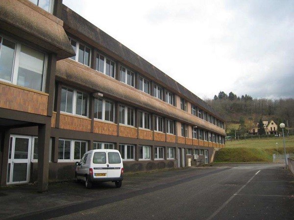 Locaux tertiaires 1800 m² à Tulle