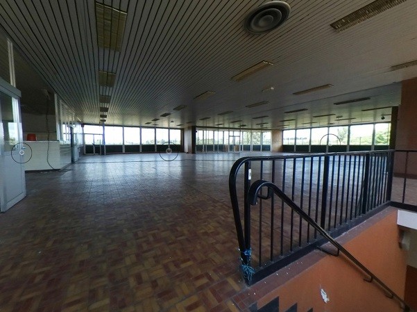 Bâtiment administratif de 1200m² à louer CHAMPNIERS