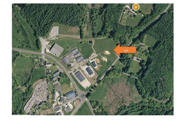 Terrain en zone d'activités à Treignac