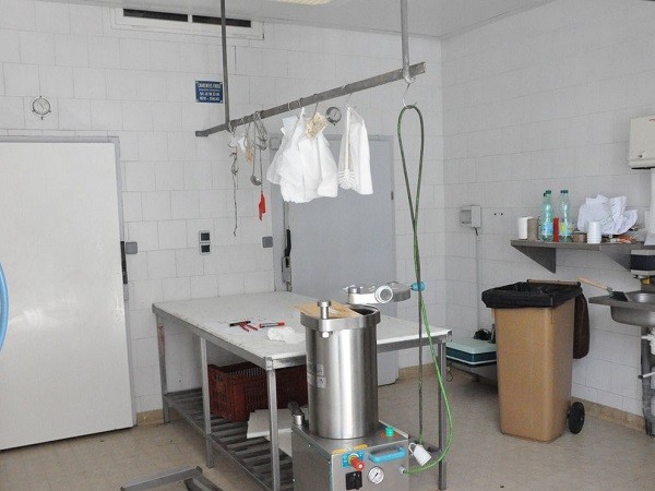 Laboratoire de découpe de viande charcuterie et conserverie de 320 m² à La Tour Blanche (24)