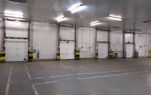 A louer - Bâtiment 5 803 m² avec bureaux sur terrain de 25 000 m² à Langon (33)