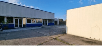 A louer bâtiment de 355 m² avec laboratoire et unité de conditionnement et stockage à Artigues-pres-Bordeaux (33)