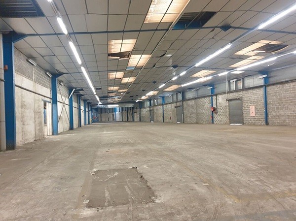 Bâtiment industriel de 12 600 m² à vendre à Brive (19)