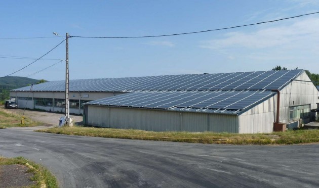 Bâtiment industriel de 2500 m²  à louer ou acheter à Egletons (19) proche A89