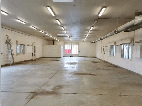 Atelier de 1000m² à vendre proche Cognac / Saintes (17)