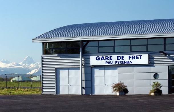 Gare de fret 1000 m² aéroport Pau-Pyrénées
