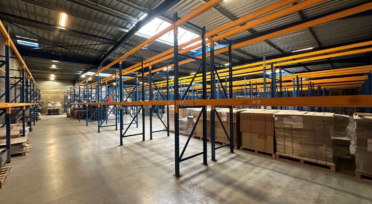 Bâtiment industriel de 3936 m² à vendre dans ZE Patris Nord - Nord-Ouest de Libourne (33)
