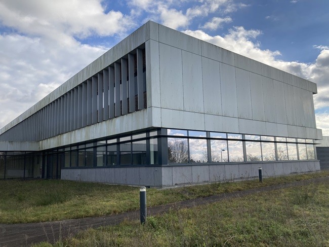 Bâtiment 2805 m² avec salle blanche ISO 7 à Limoges (87)