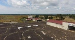Terrain et entrepôts à vendre aérodrome de Biscarrosse (40)