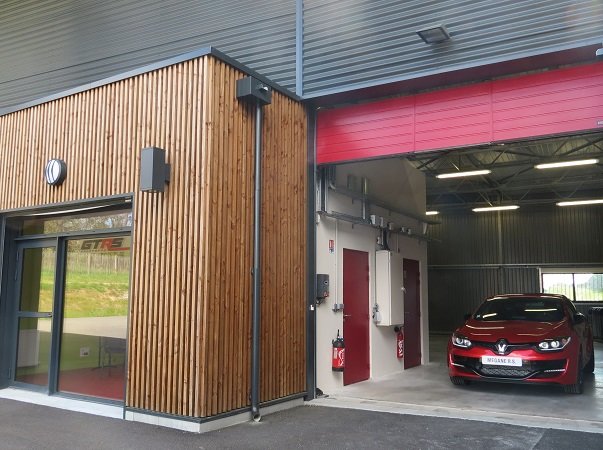 Atelier à partir de 100 m² avec bureau de 17.80 m² et vestiaire en pépinière d'entreprises