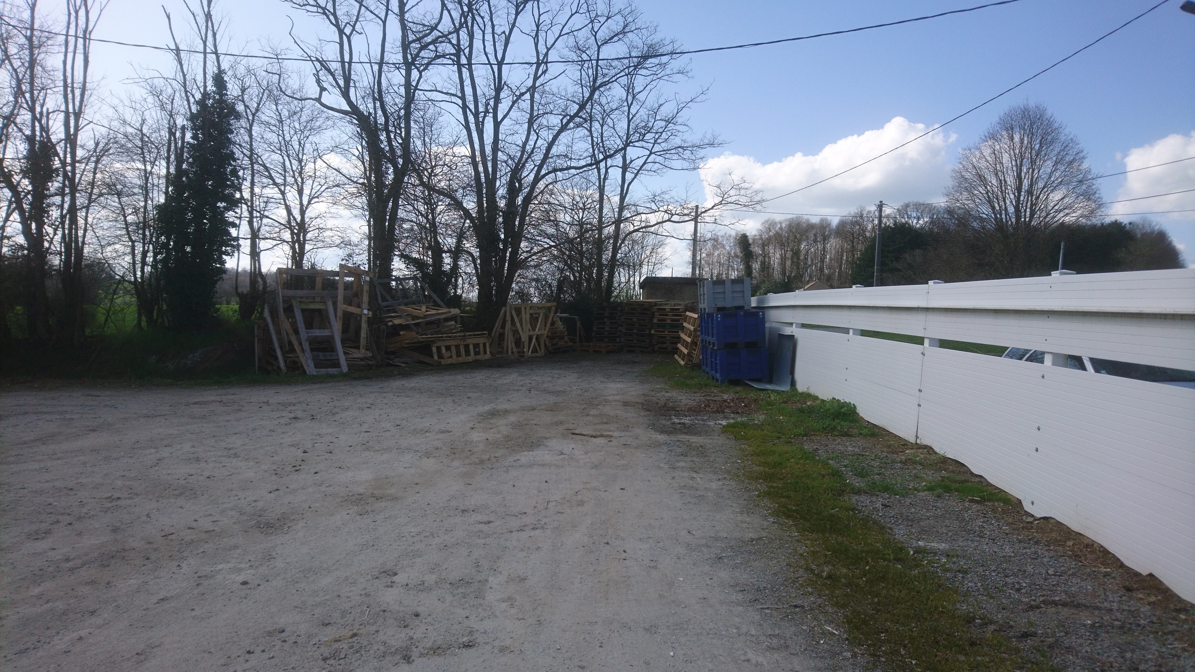 A vendre bâtiment industriel de 1900 m²  à Noth (23)