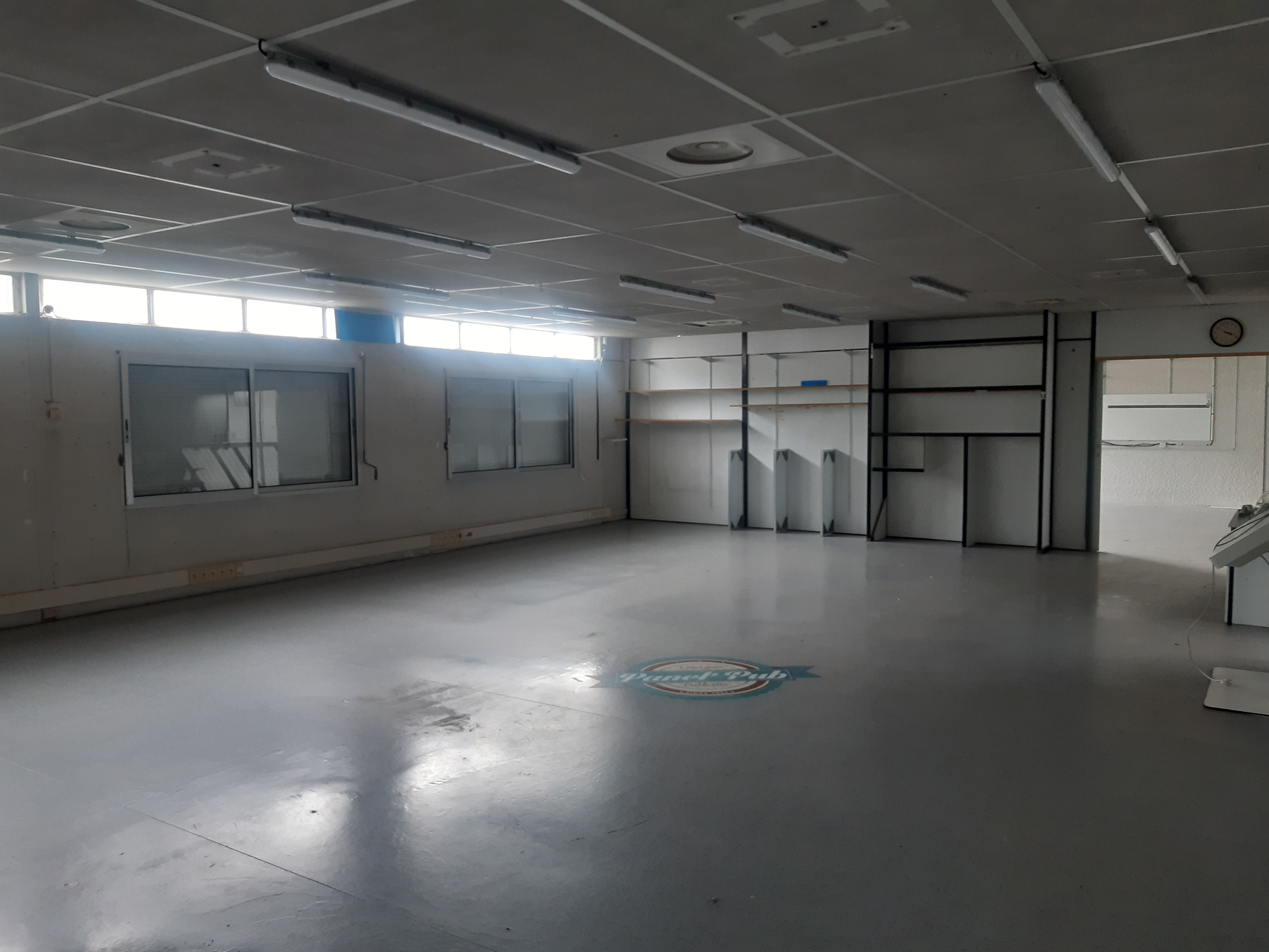 Atelier et bureau à louer à Saint-Georges-des-Coteaux proche Saintes (17)